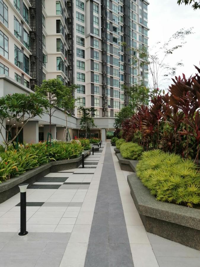 Santai Homestay Cyberjaya Exteriör bild