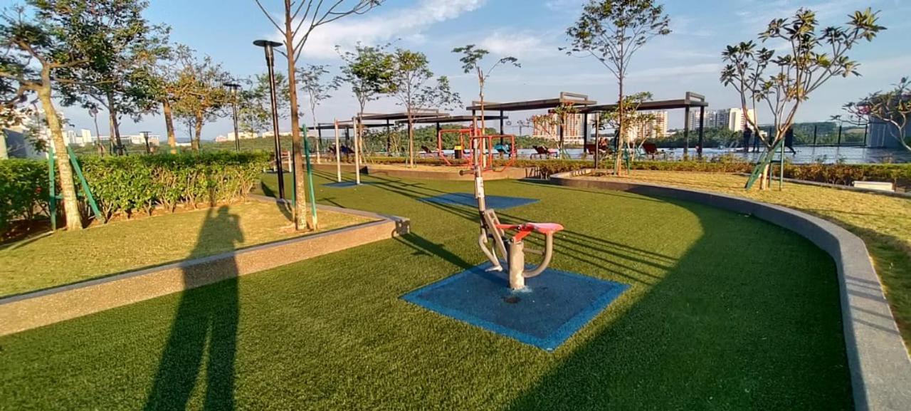 Santai Homestay Cyberjaya Exteriör bild
