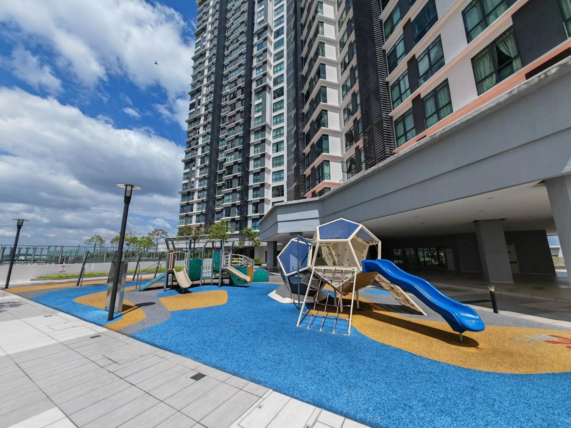 Santai Homestay Cyberjaya Exteriör bild