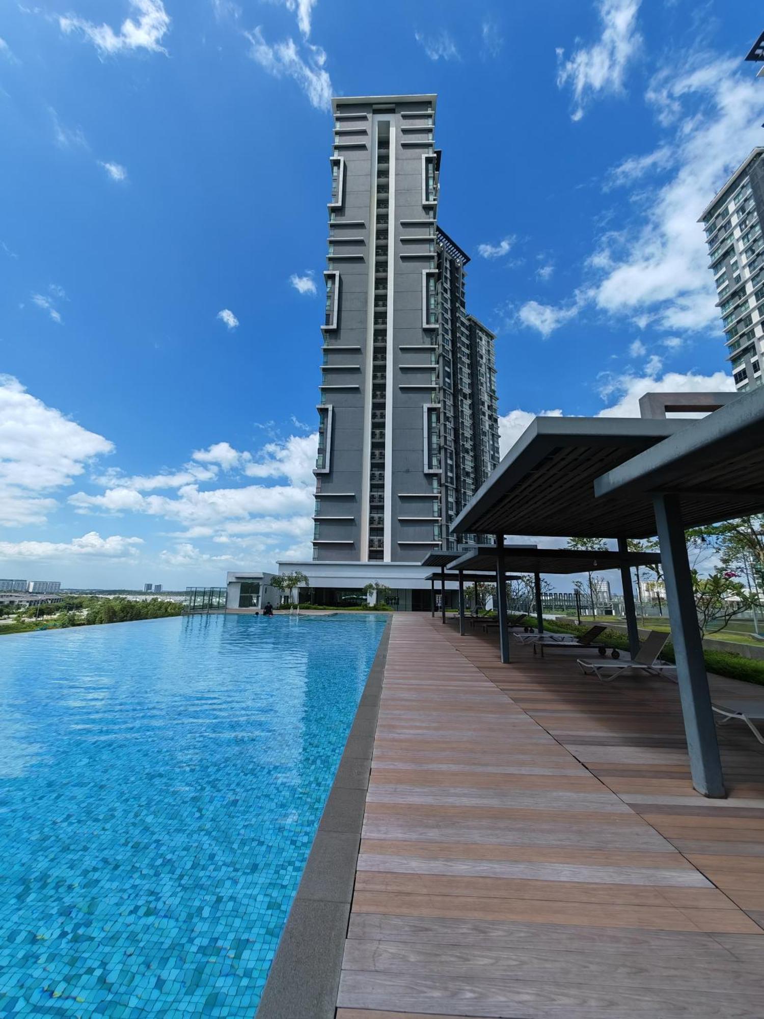 Santai Homestay Cyberjaya Exteriör bild